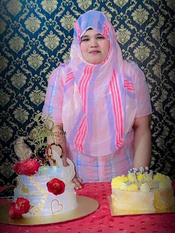 Despite having a conservative Islamic family, Maherin continued to bake yummy cakes. story by The Winged Women