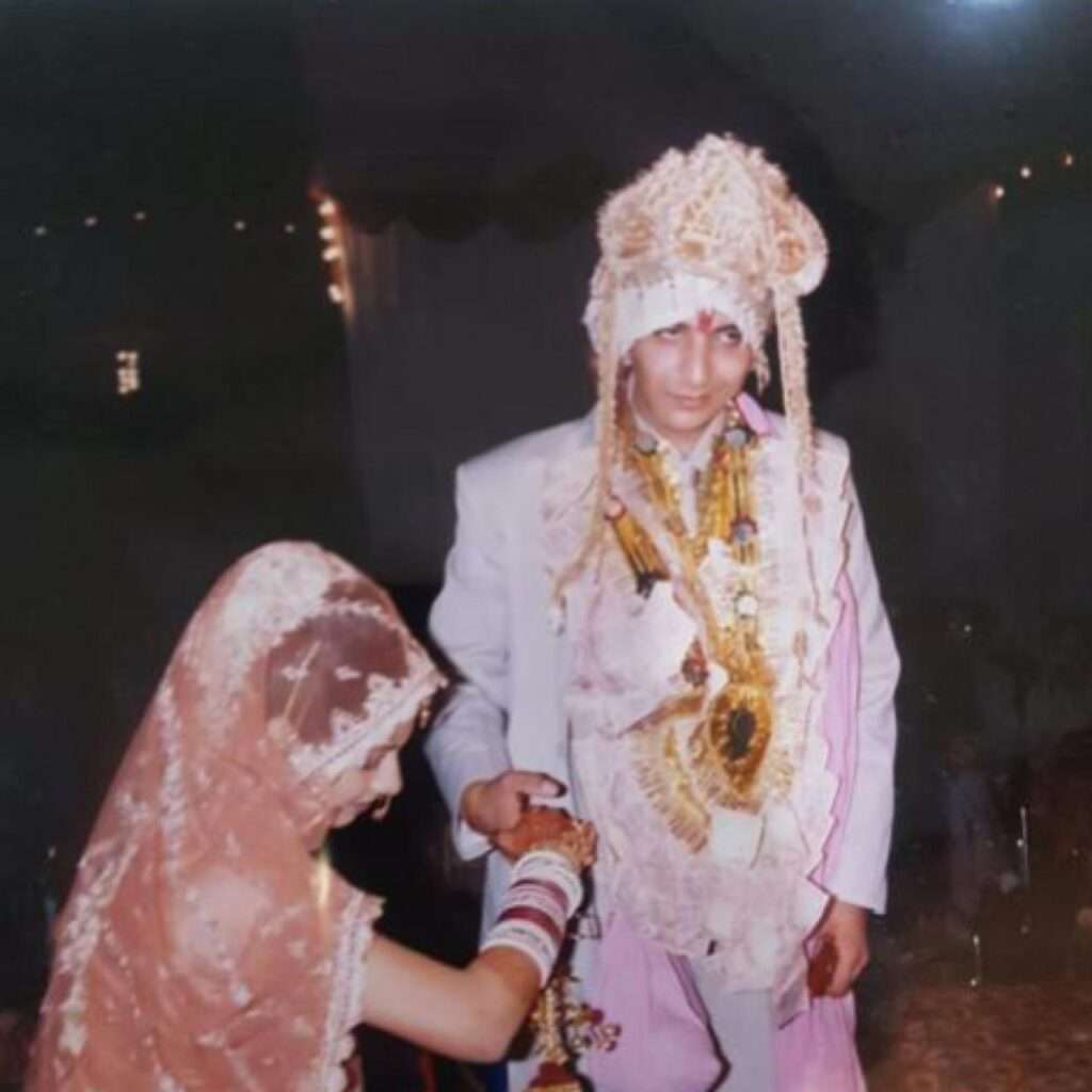 Cancer survivor Dahlia with her husband in their wedding photograph